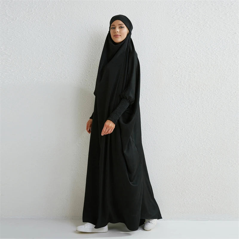 Abaya à Capuche — Coupe Ample, Manches Smockées