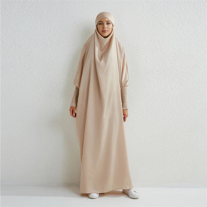Abaya à Capuche — Coupe Ample, Manches Smockées